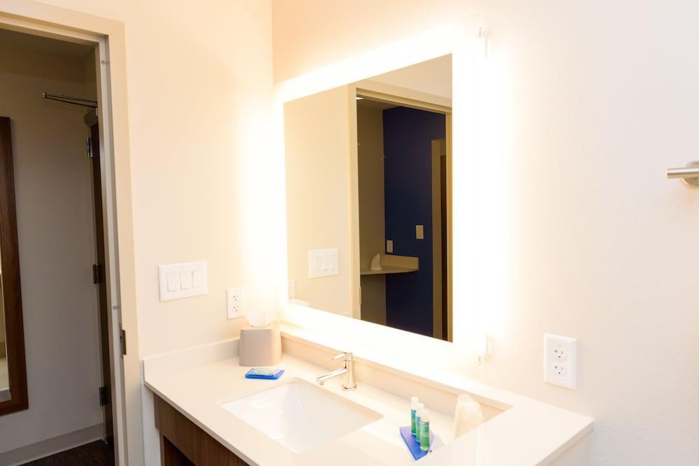Holiday Inn Express & Suites Mckinney - Frisco East By Ihg Bagian luar foto