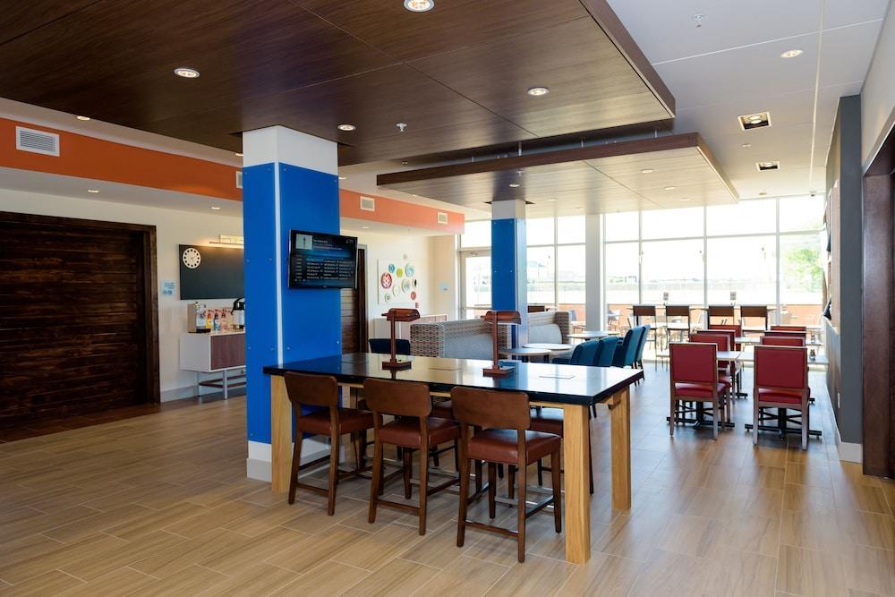 Holiday Inn Express & Suites Mckinney - Frisco East By Ihg Bagian luar foto