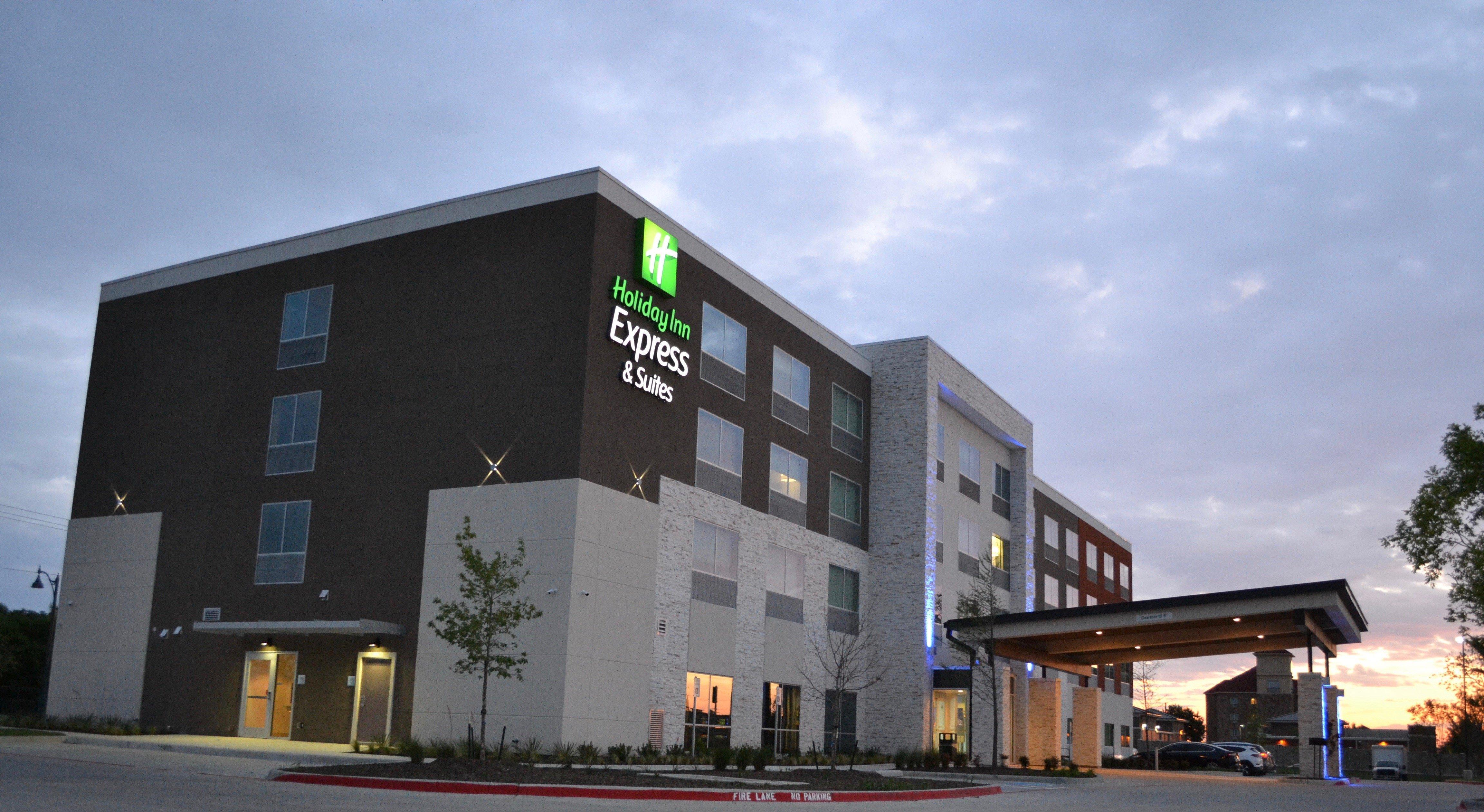 Holiday Inn Express & Suites Mckinney - Frisco East By Ihg Bagian luar foto
