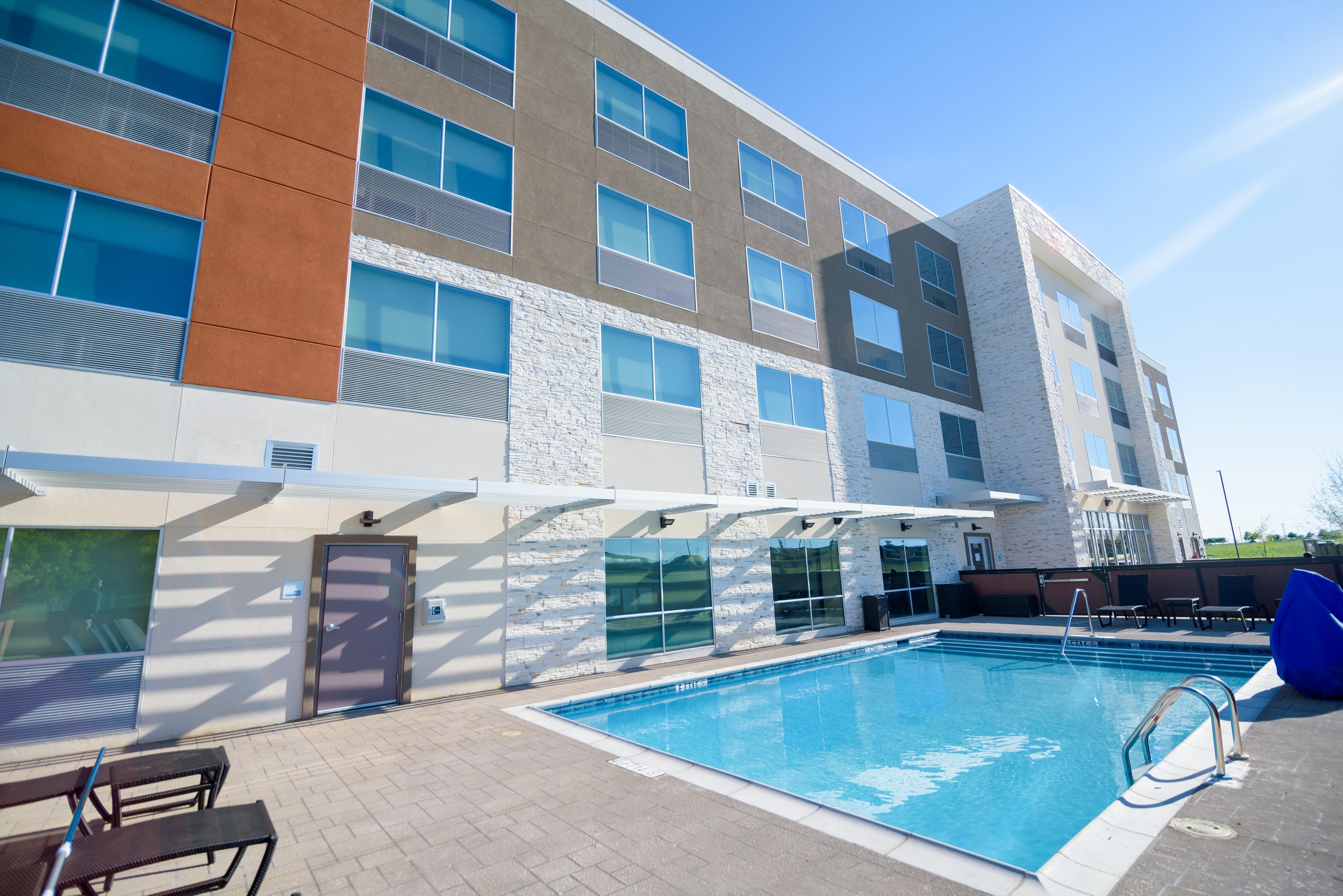 Holiday Inn Express & Suites Mckinney - Frisco East By Ihg Bagian luar foto
