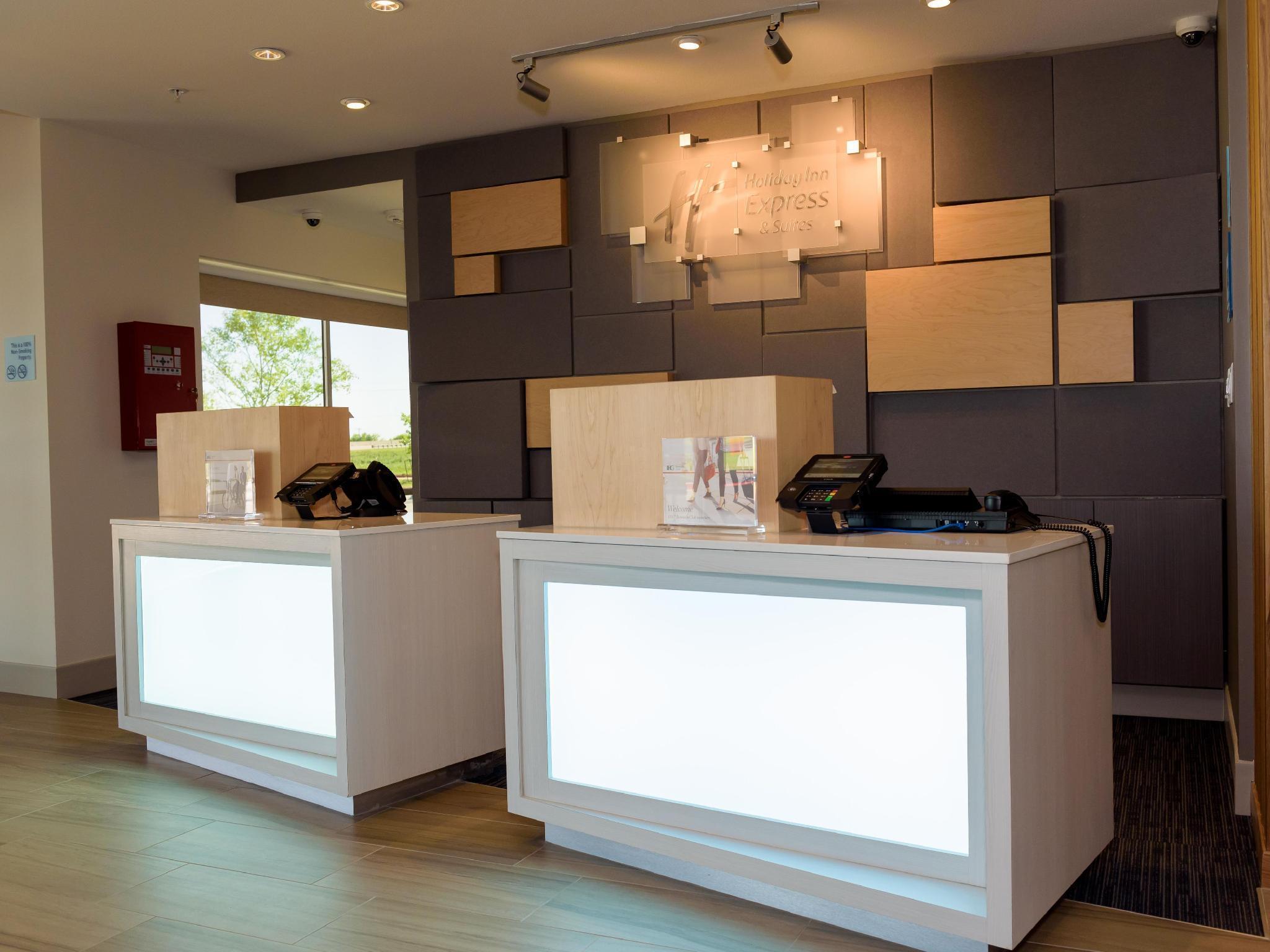 Holiday Inn Express & Suites Mckinney - Frisco East By Ihg Bagian luar foto