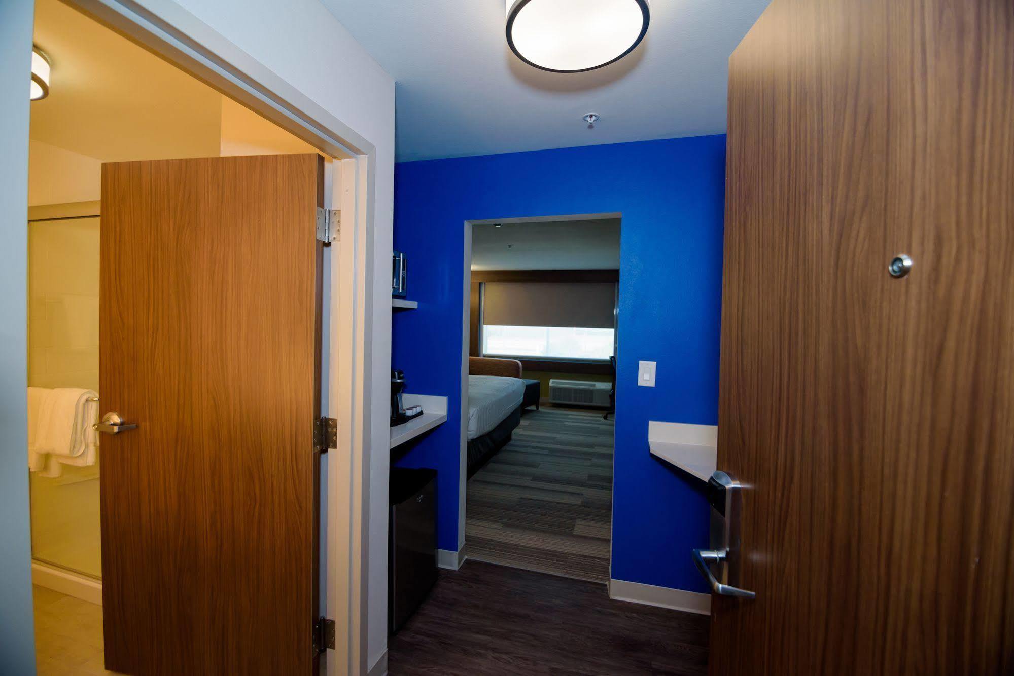 Holiday Inn Express & Suites Mckinney - Frisco East By Ihg Bagian luar foto