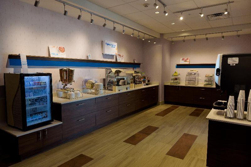 Holiday Inn Express & Suites Mckinney - Frisco East By Ihg Bagian luar foto